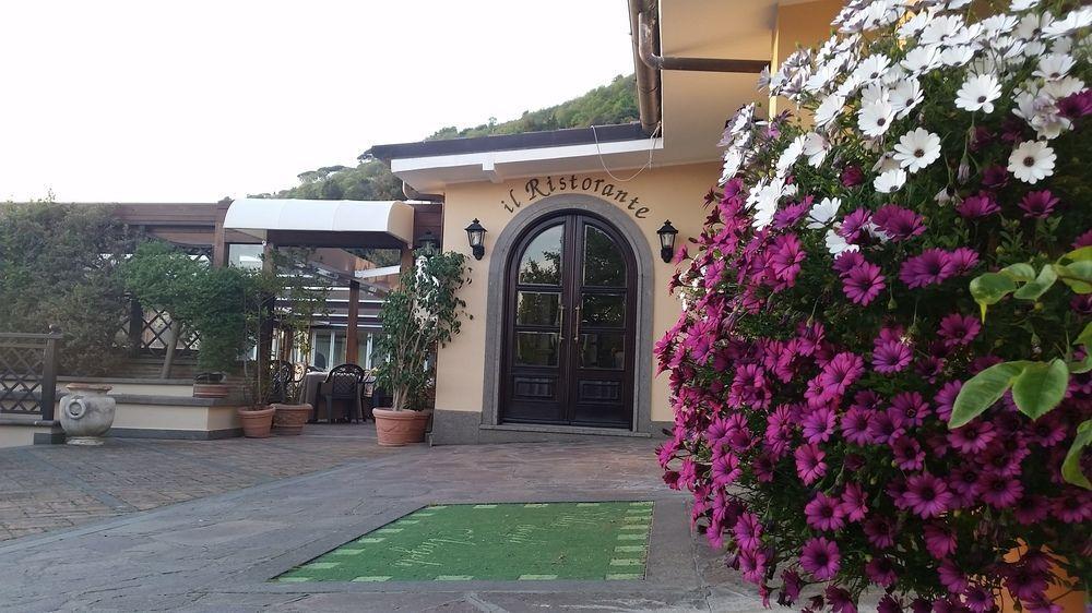 Hotel Villa Degli Angeli Castel Gandolfo Eksteriør billede